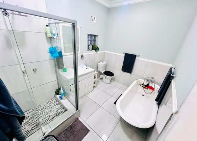 CLEAN HOUSE IN ALBERTON NORTH