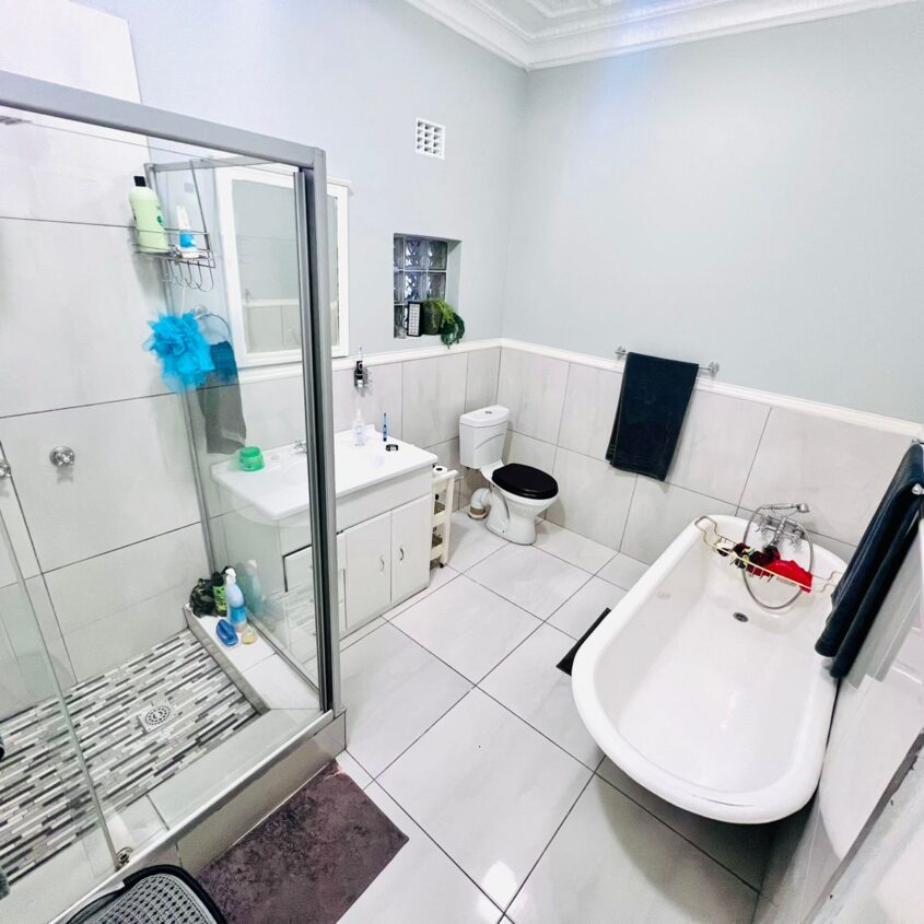 CLEAN HOUSE IN ALBERTON NORTH