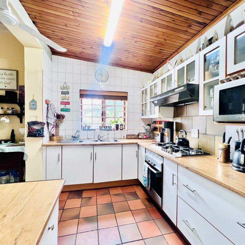 CLEAN HOUSE IN ALBERTON NORTH