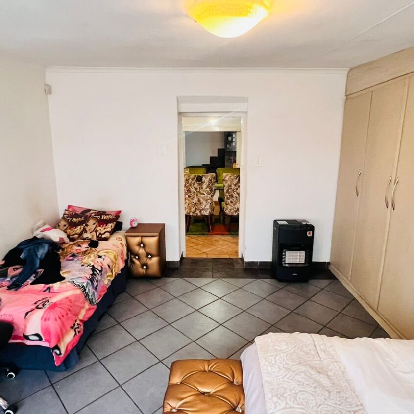 CLOEN HOME AT FLORENTIA