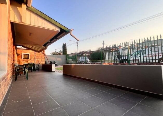 MOST CLEAN PROPERTY IN SOUTH HILLS
