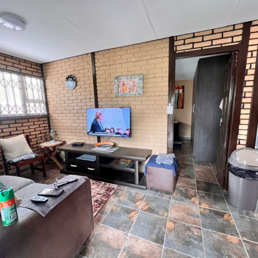 BREATIFUL HOME IN ALBERTON