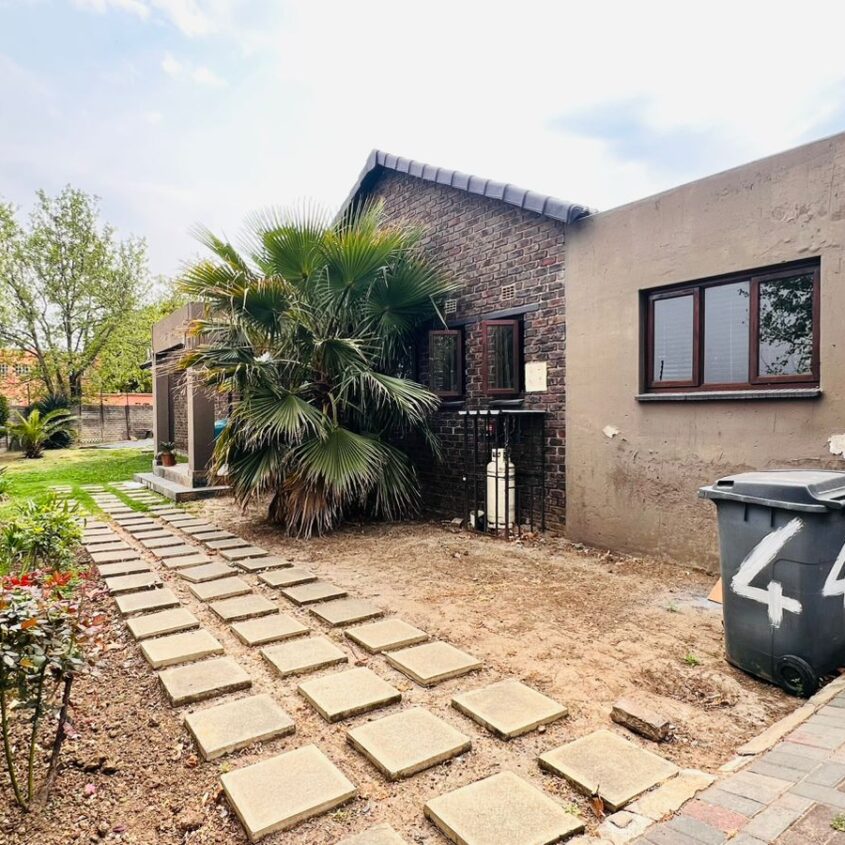 BREATIFUL HOME IN ALBERTON
