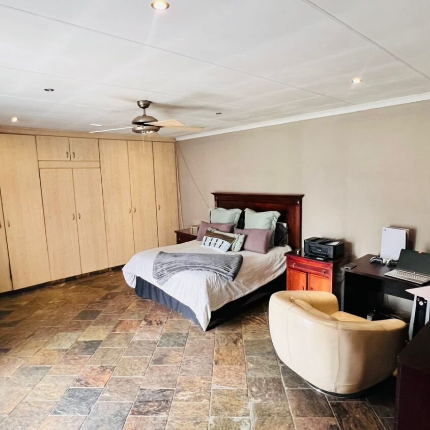 BREATIFUL HOME IN ALBERTON