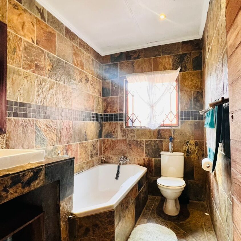 BREATIFUL HOME IN ALBERTON