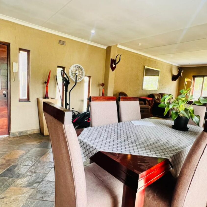 BREATIFUL HOME IN ALBERTON